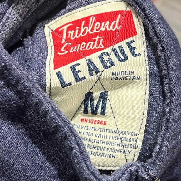 Martha's Vineyard League Travel Tourism Destination Retro Blue Sweatshirt - Picture 6 of 6